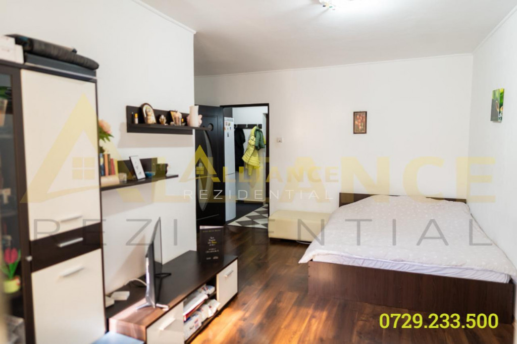 Garsoniera ~ 33 mp ~ { Strada Luica }