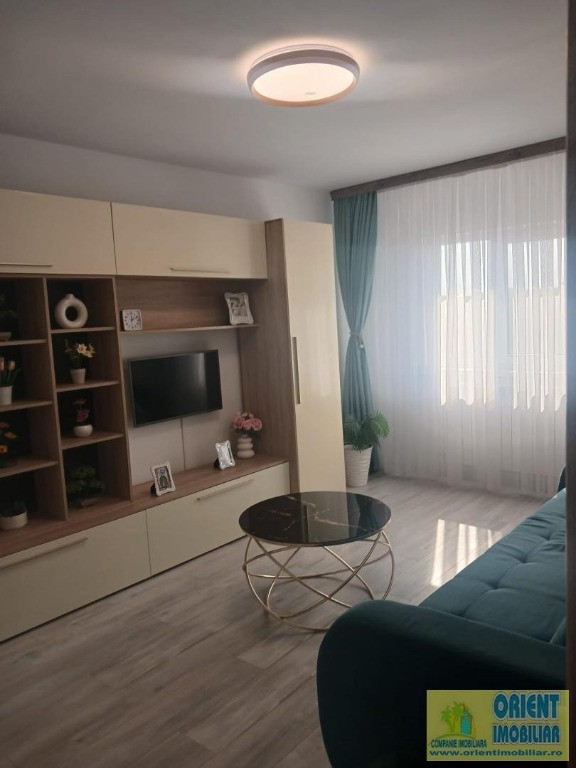 Km 5, decomandat, 2 camere, etaj 3, mobilat, gaze, vanzari Constanta,