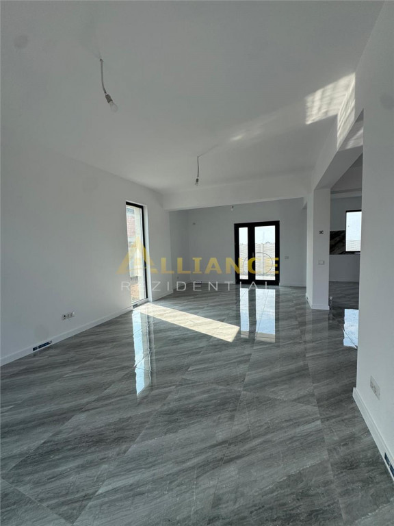 Teren 350mp - 4 Camere 3 Bai- Berceni - Gata de mutat