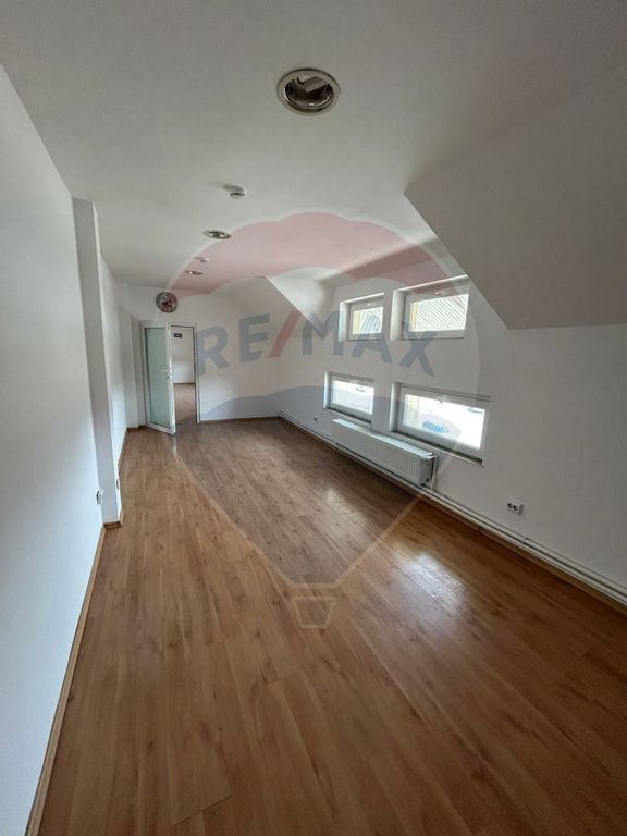 Spațiu comercial de 42.7mp de închiriat în zona Burdujeni