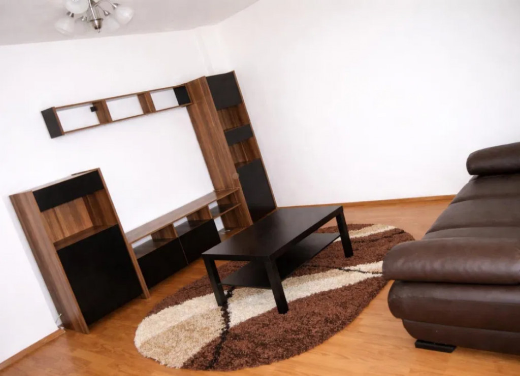 Apartament 2 camere, decomandat - zona Grivitei