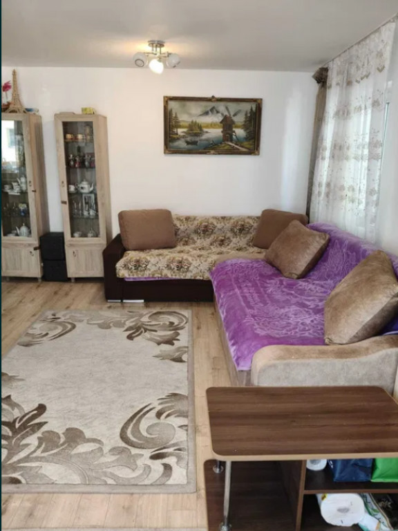 Apartament 2 camere, decomandat - zona Tractorul