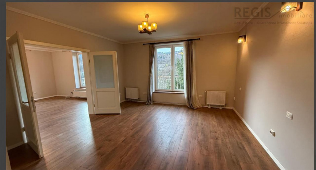 Apartament 3 camere petfriendly, la casa Schei,pretabil sub