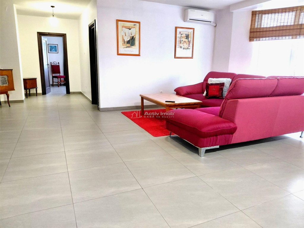 Apartament 3 camere bloc nou dotat cu lift si parcare asigu