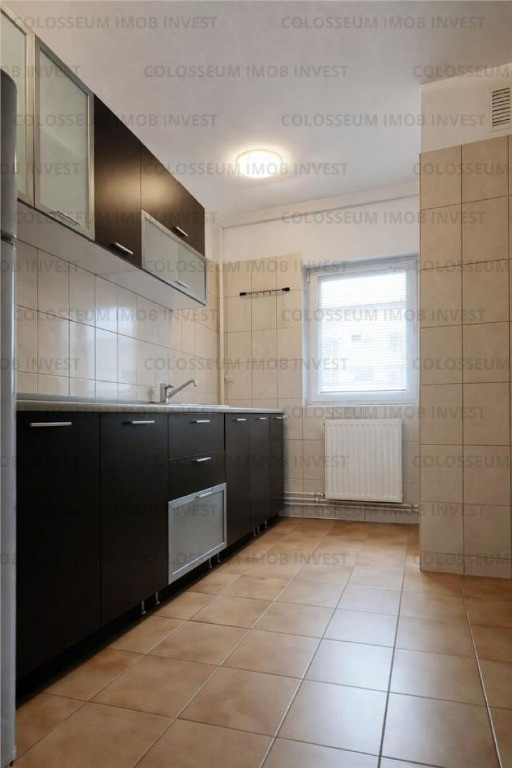 Apartament 3 camere decomandat etaj 1- zona Astra-Vulturului