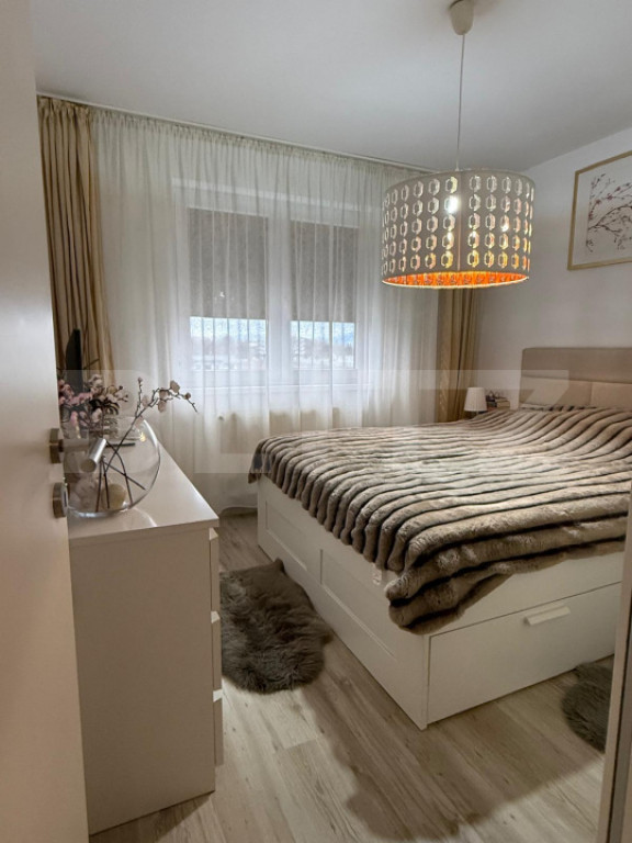 Apartament 2 camere, zona Tractorul, decomandat, 52 mp, aer