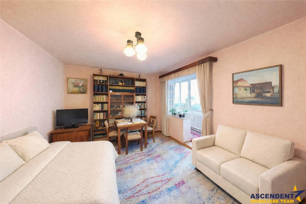 Tur 3D! Apartment cu 2 camere, decomandat, balcon, 7 Noiembr