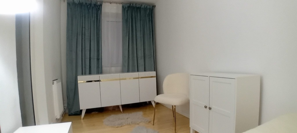 P.F. inchiriez apartament 3 camere-in zona Minerva - Posta