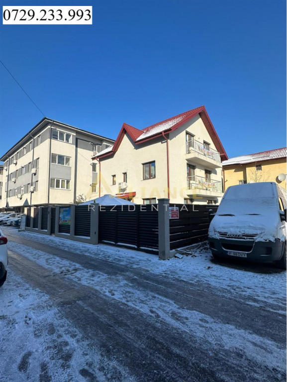 Vila individuala cu 8 camere, 3 bai - 300 mp Teren, Metrou D