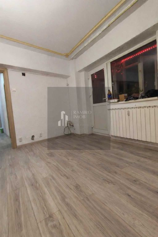 3 Camere Renovat - Metrou Aparatori la 1 Min - 2 Grupuri ...