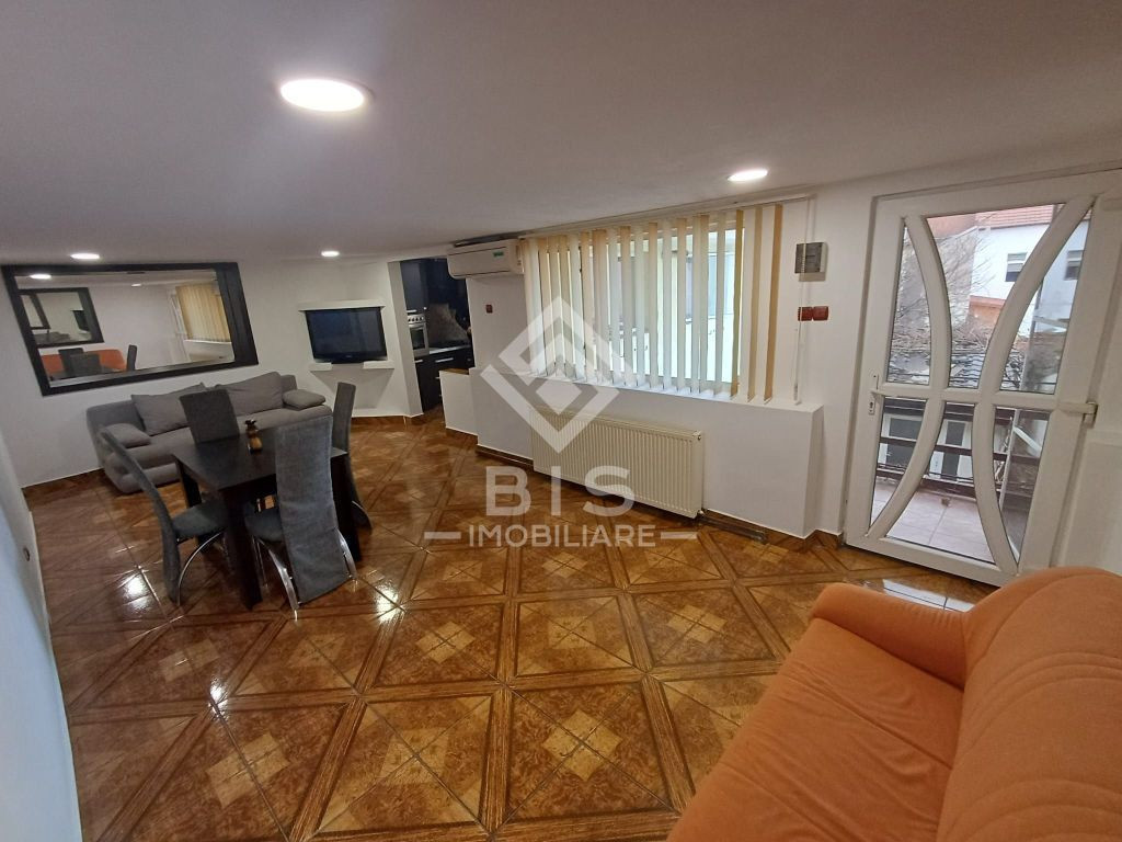 Apartament la casa 3 camere, 70mp