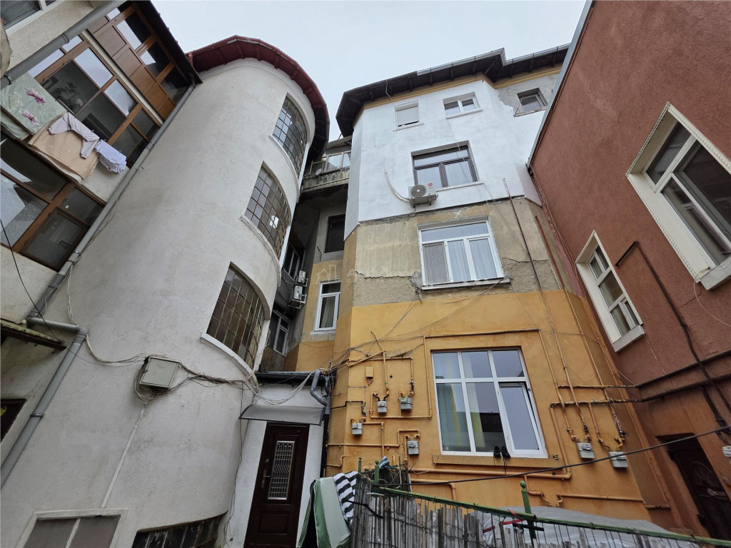 2 camere - centrala termica - et 3 mansarda - Vasile Lucac