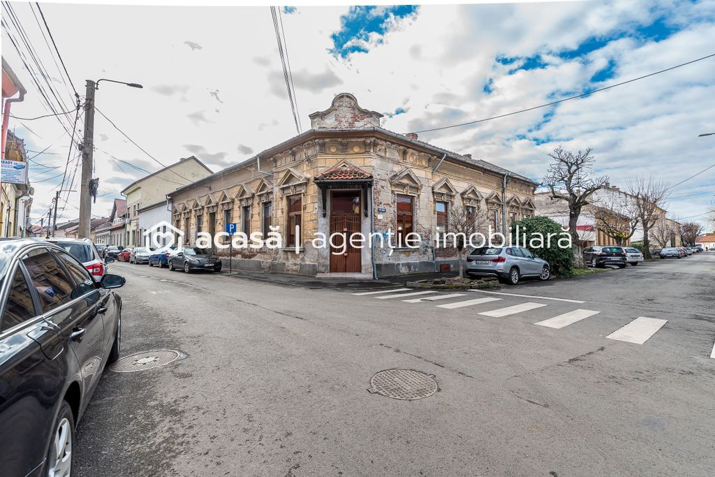 Apartament cu 3 Camere la Casă pe Strada I.L. Caragiale,...