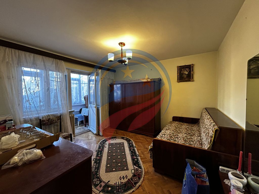 Apartament 3 camere decomandat, 2 balcoane – Str. 1848