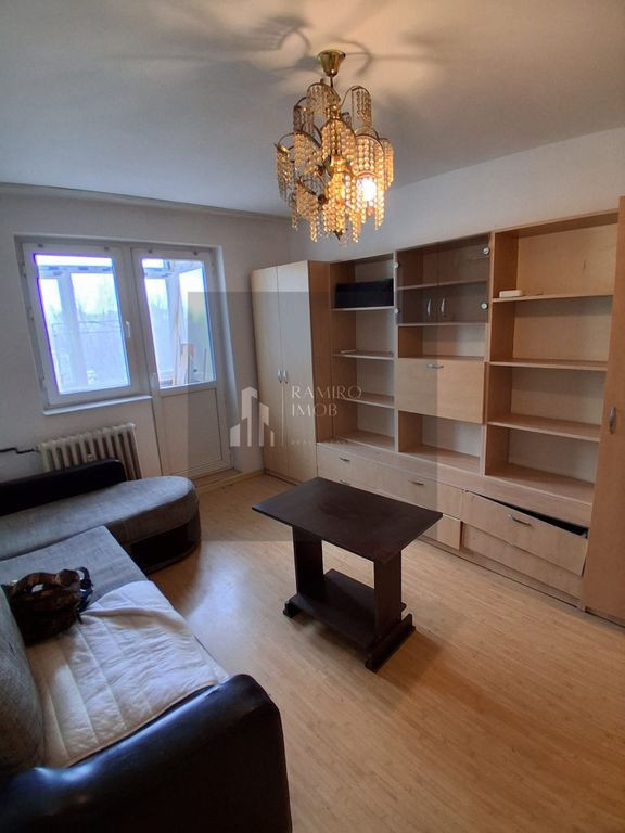 OCAZIE Apartament 3 camere metrou Costin Georgian