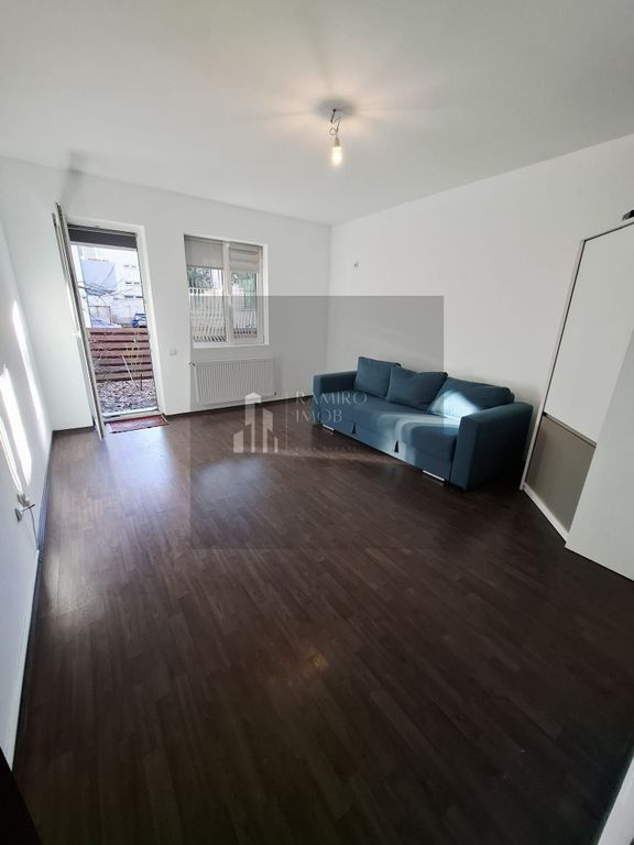 Apartament 2 camere Curte Proprie / Metrou
