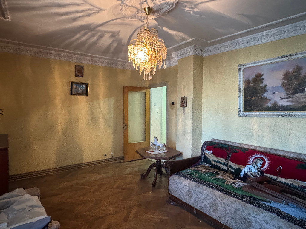 5 cam, 112 mp. decomandat, fara imbunat., et.4, acoperis, N.Titulescu