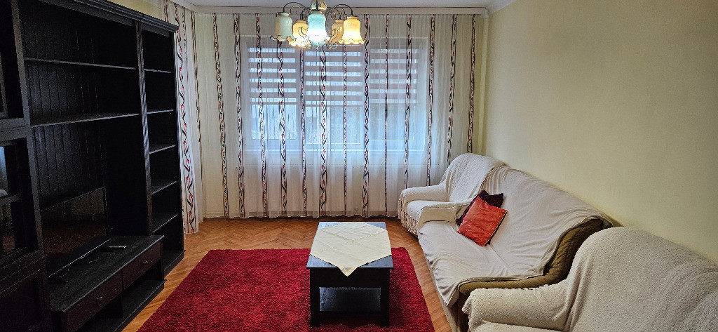 Inchiriez apartament cu 4 camere decomandat in Deva, Kogalniceanu et 3