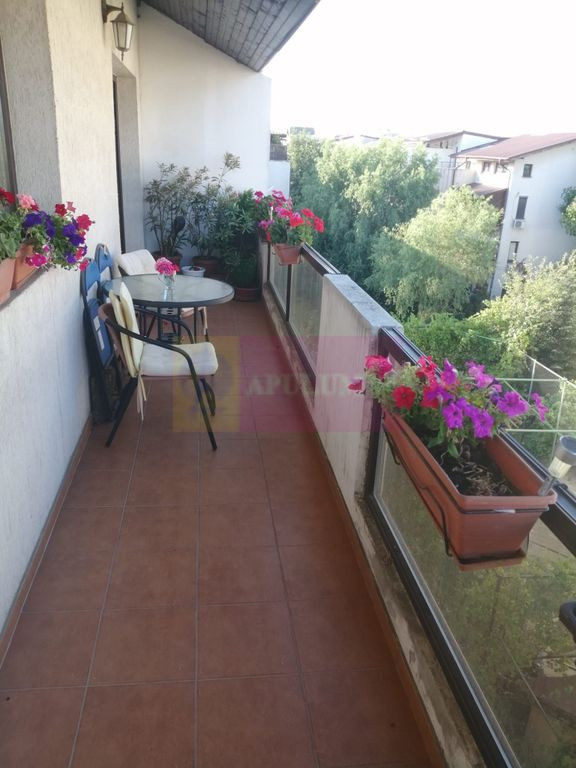 Duplex 3 camere cu scara interioara Bragadiru - Smardan-L...