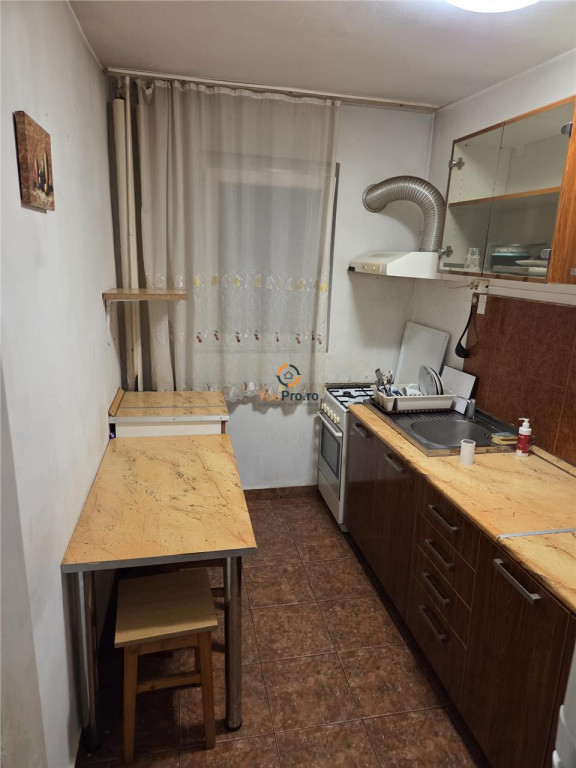Apartament 3 camere etaj 3 zona Girocului