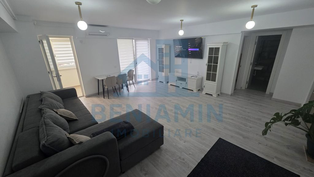 Apartament 3 camere 2 bai Decebal Residence Lapus