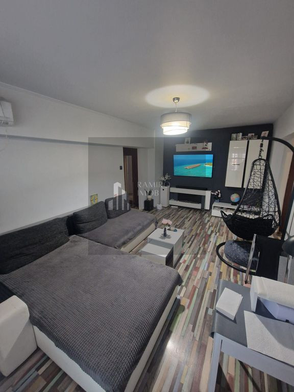 Apartament 3 camere – zonă excelentă 1 Decembrie 1918...