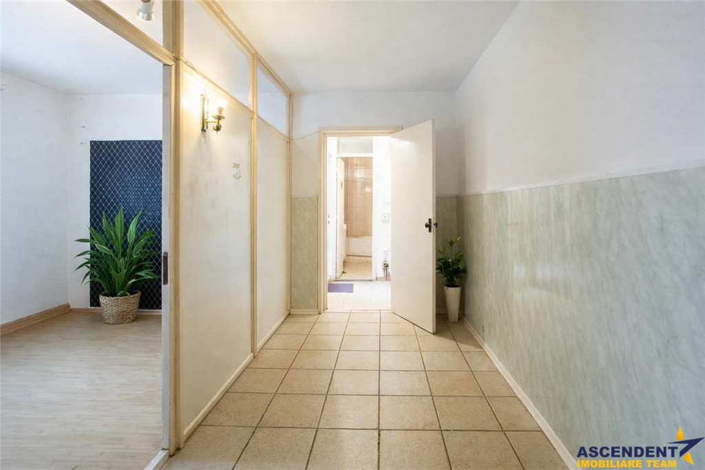 FILM! Targu Secuiesc,2 camere,partial renovat,recomandat:loc