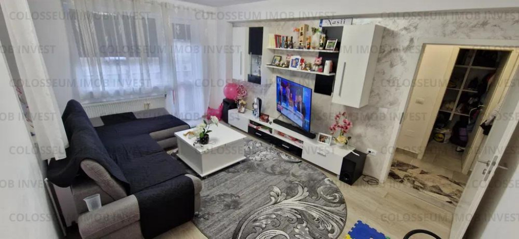 Apartament 2 camere , decomandat - zona Tractorul