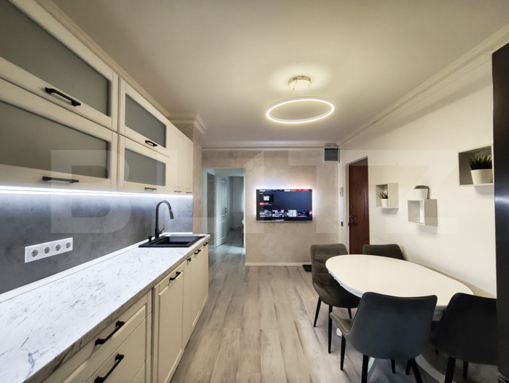 Apartament 3 camere, 2 bai, 2 balcoane, etaj 1, langa Piata