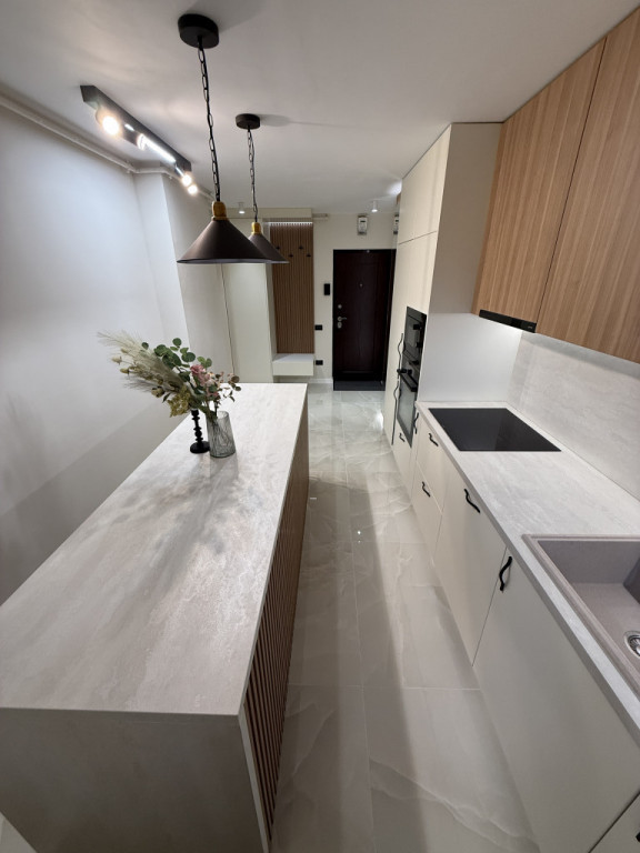 Apartament 3 camere/ Et. 1/Poetului - UTA/ Renovat 2026 la CHEIE