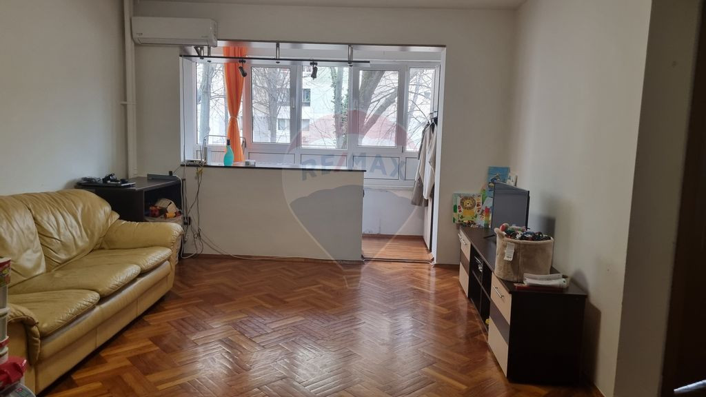 Apartament cu 2 camere de vanzare Caporal MISCA PETRE