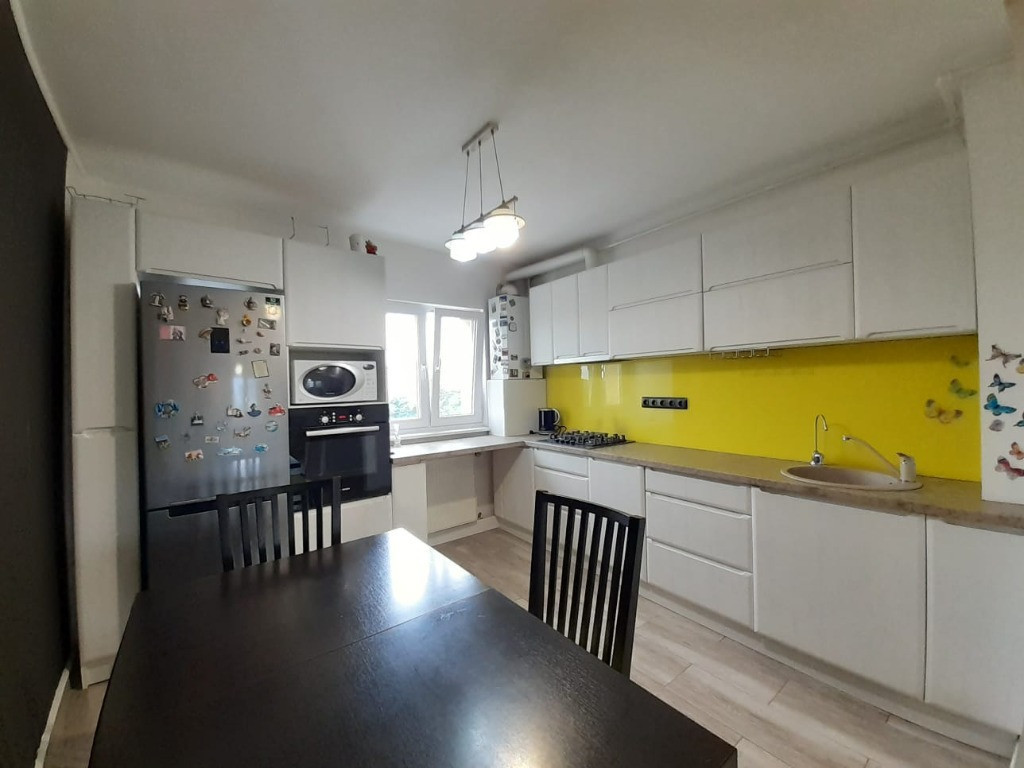 Ap 2 cam decomandat et.5 din 9,lift str.1 Decembrie 1918 Grigorescu