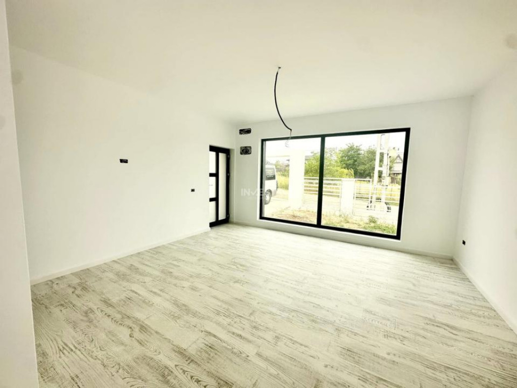 CASA INDIVIDUALA, 4 CAMERE, 2 BAI , 540 mp teren, MIROSLAVA-