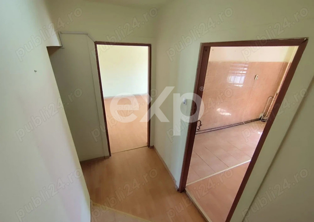 Apartament 3 camere, decomandat