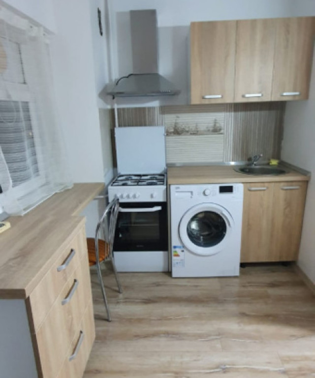 Garsoniera semidecomandata, etaj 1/4,Podul Electro, zona Lap