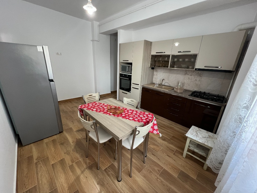 Apartament 2 camere decomandat, recent renovat – zona Mihai Viteazul