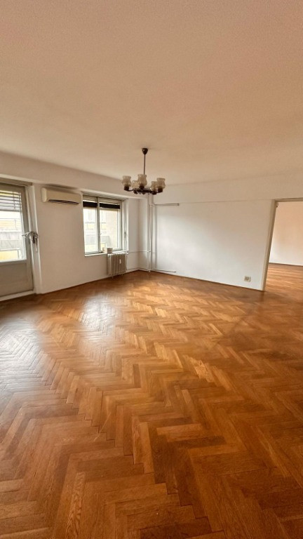 Apartament 4 camere, 125 mp + garaj sub bloc, zona Polivalenta