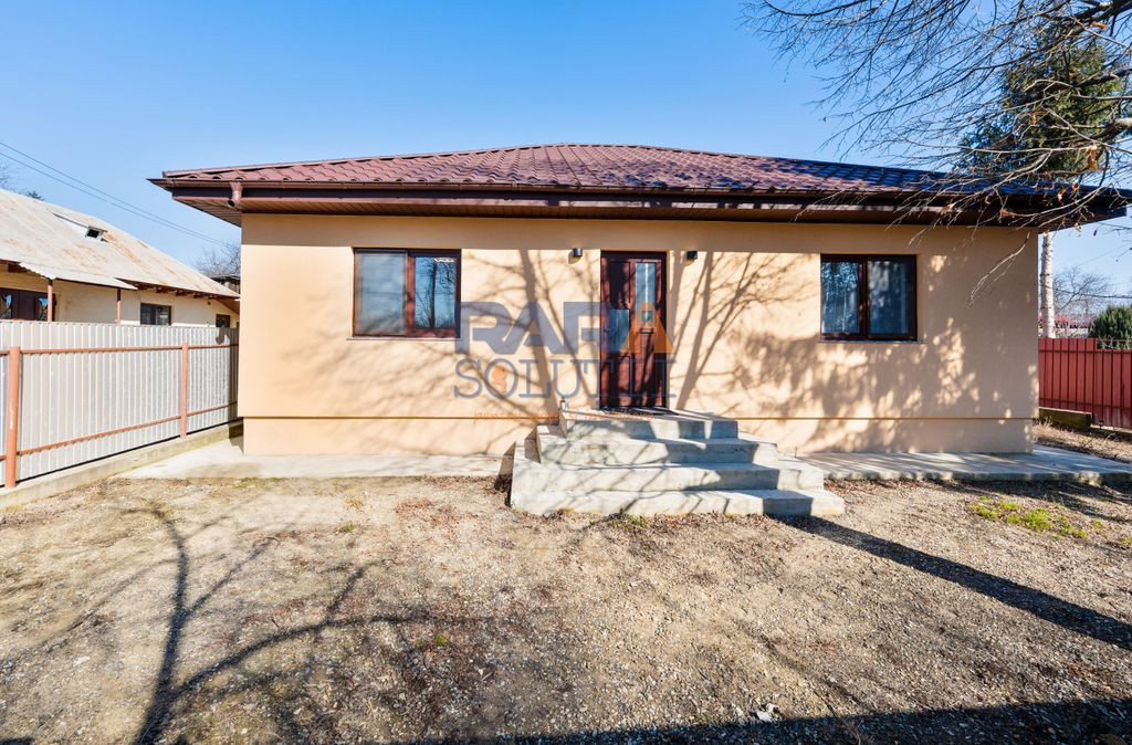Casă nouă - 2800 mp teren