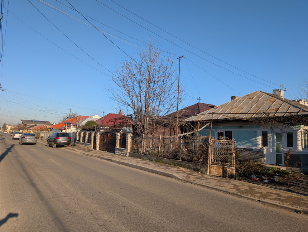 Casa + teren, Zona Mioritei - Bacau