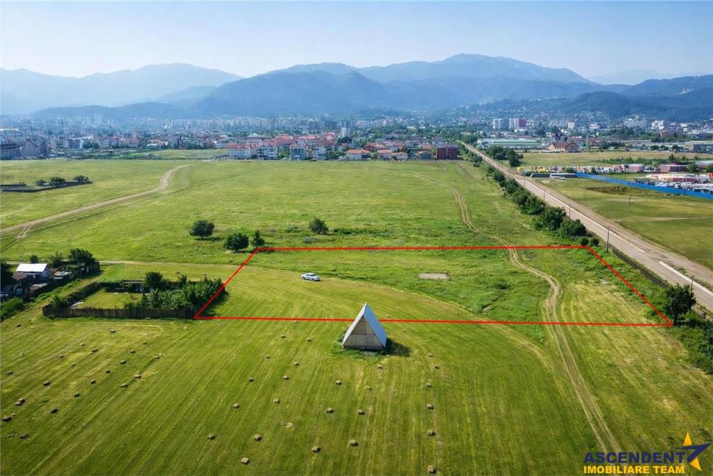 Teren intravilan pretabil:constructie blocuri vile investiti