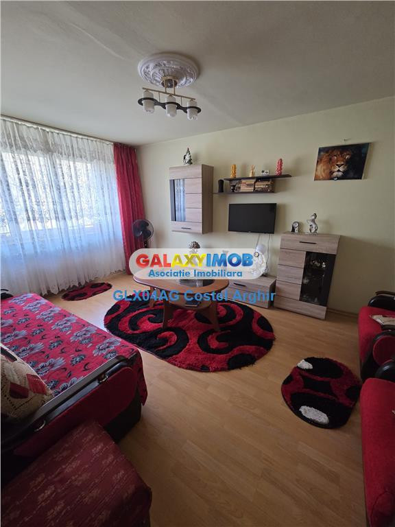 Vindem ap cu 2 cam decomandat in zona Brancoveanu , scoala 1