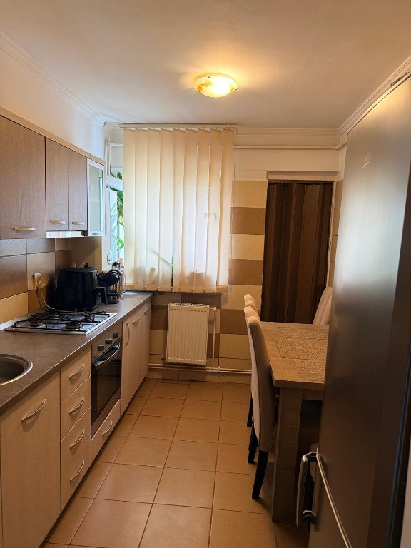 Proprietar vând apartament 2 camere,decomandat,Nord,mobilat si utilat