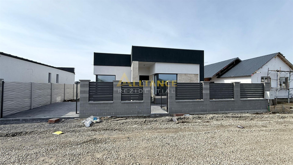 Casa Individuala - 4 camere - 2 bai - 371 mp teren