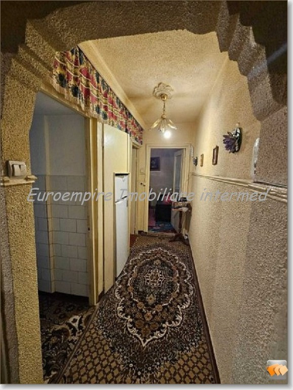 Apartament 3 camere zona KM 4-5