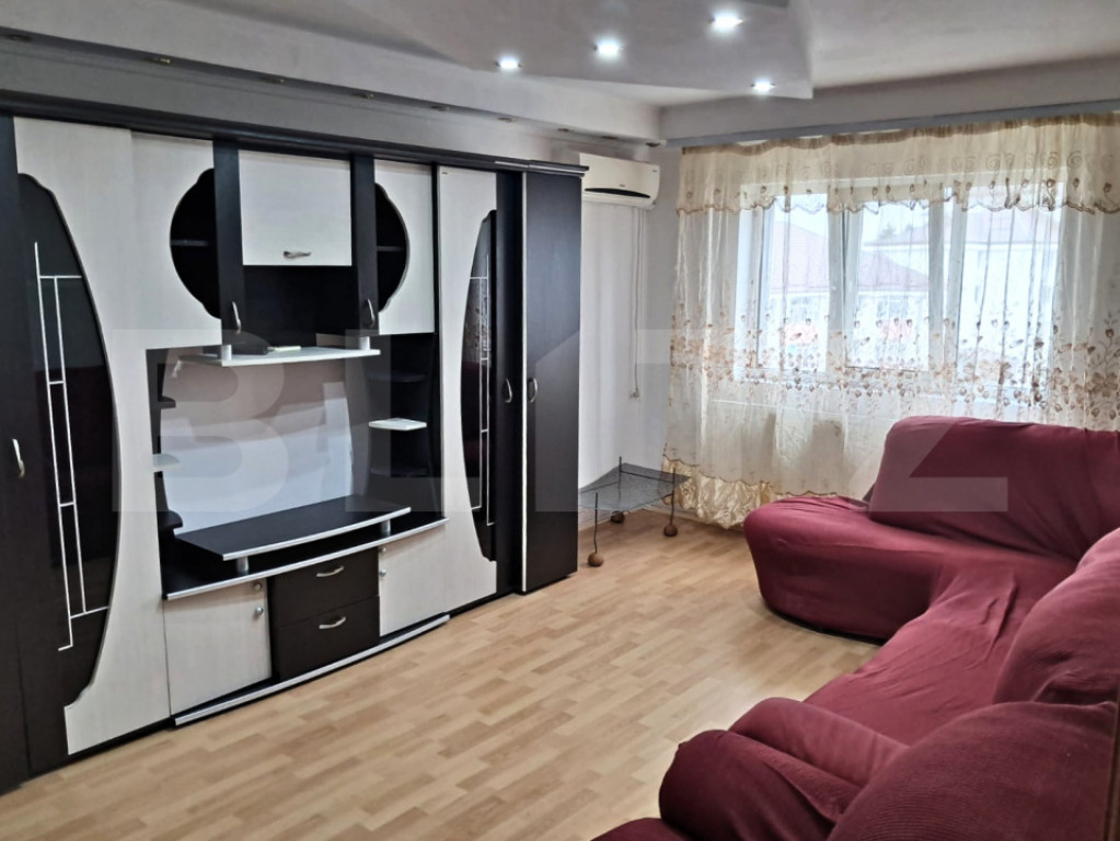 Apartament 2 camere decomandat cu balcon – zonă centrală