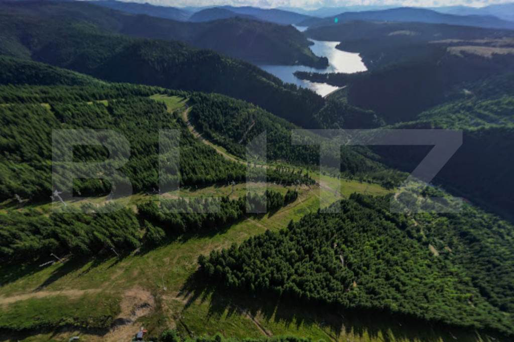 Oportunitate rară de investiție în Marisel, 35.780mp, 13e