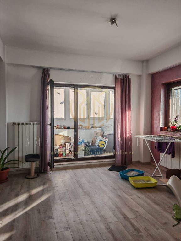 2 camere + parcare in curtea blocului 70 mp Nicolae Grigo...