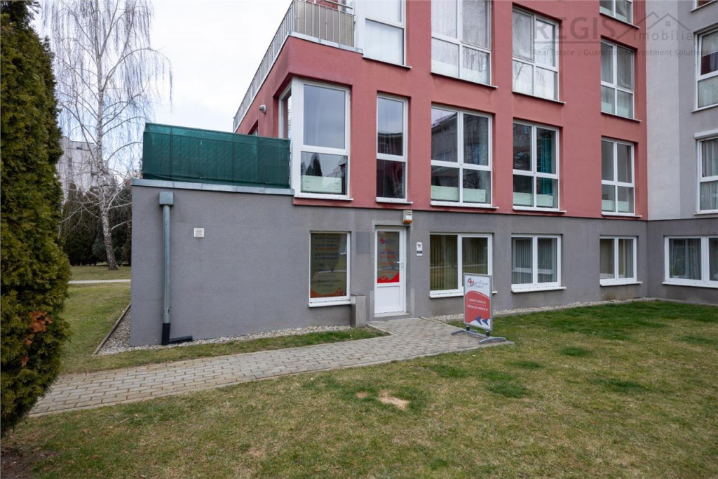 Apartament de 4 camere in zona Avantgarden I