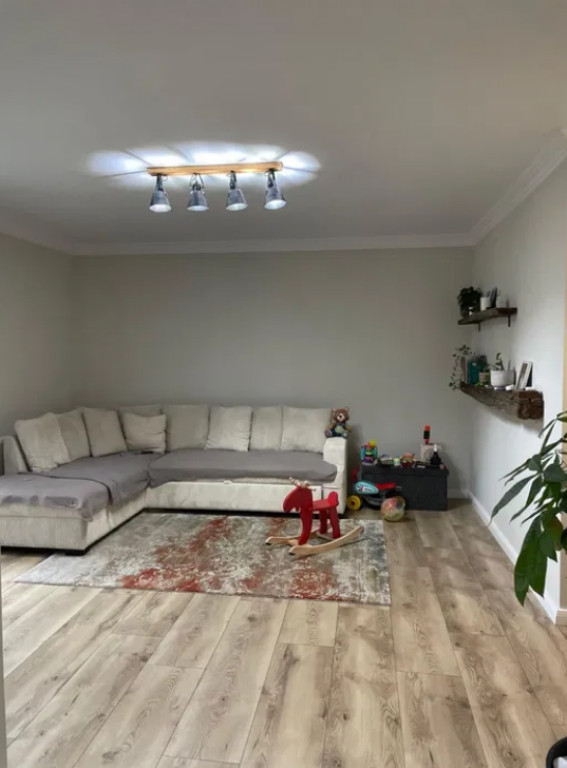 Apartament 2 camere, semidecomadat - zona Tractorul