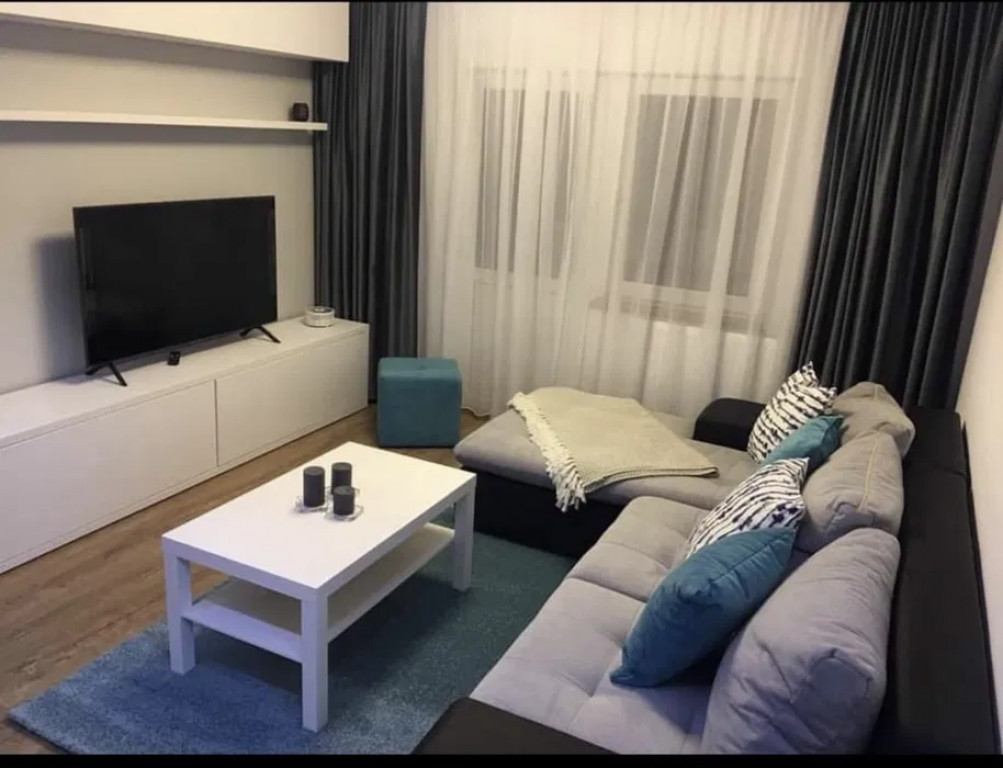 Apartament Cu 2 Camere Semidecomandate Etaj 3 - Zona Zamca
